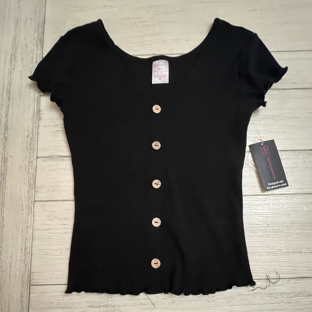 Black t shirt